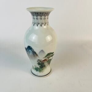 Vintage Chinese Qianjiang Landscape Porcelain Vase 5 3/4” 20th Century